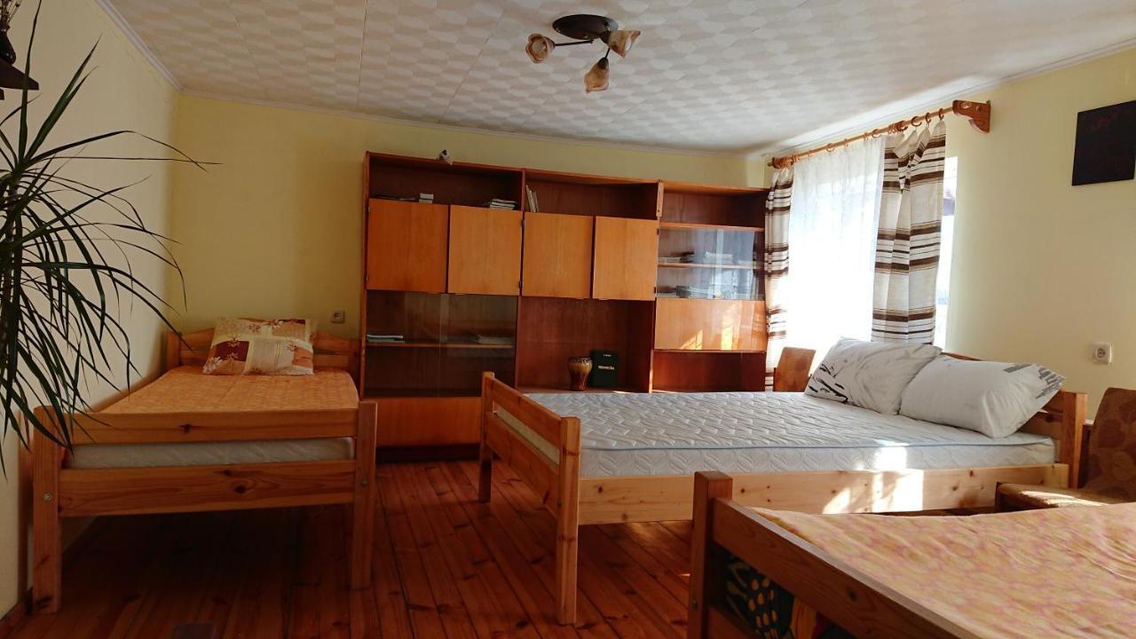 Dzivoklis Pirmie Zalmezi Apartment Jurkalne Exterior photo